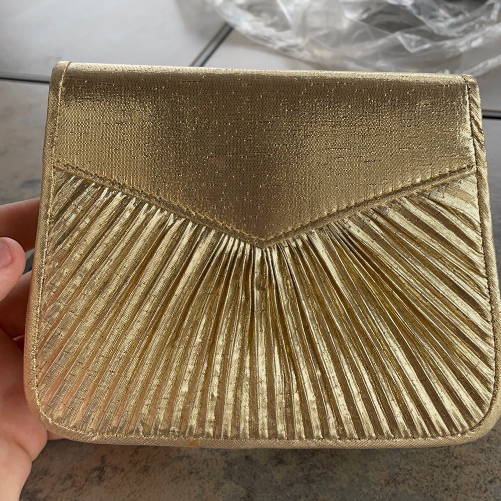 Cross Body - image 1